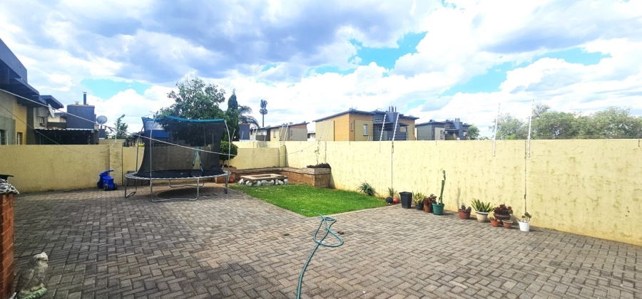 To Let 3 Bedroom Property for Rent in Waterval East North West